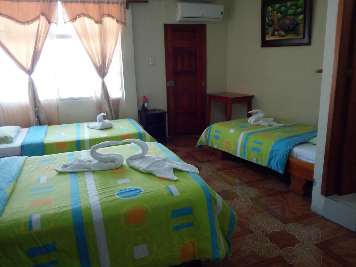 Hostal Miconia Puerto Ayora  Exterior foto
