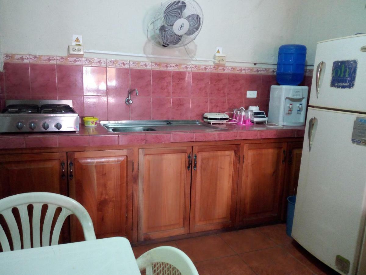 Hostal Miconia Puerto Ayora  Exterior foto